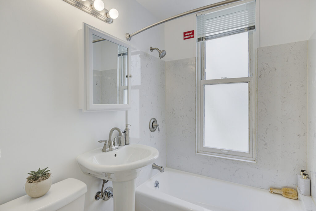 Bathroom interior of Mark Hopkins apartment